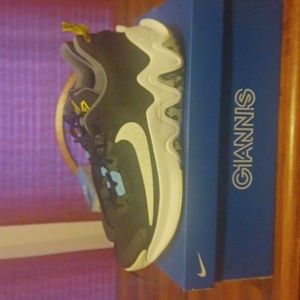 Nike Giannis immortality 2